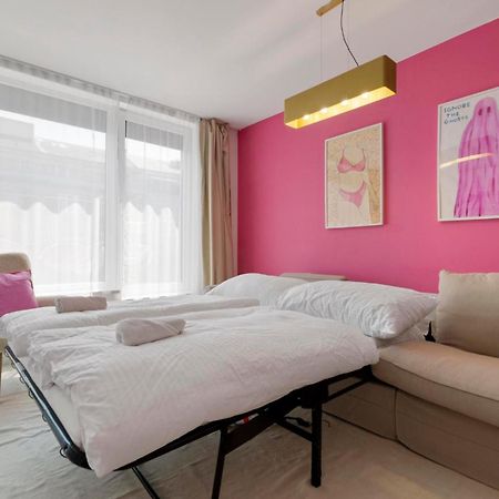 Ferienwohnung Lam Pink - Jacuzzi - Ac - Ps4 Pressburg Exterior foto