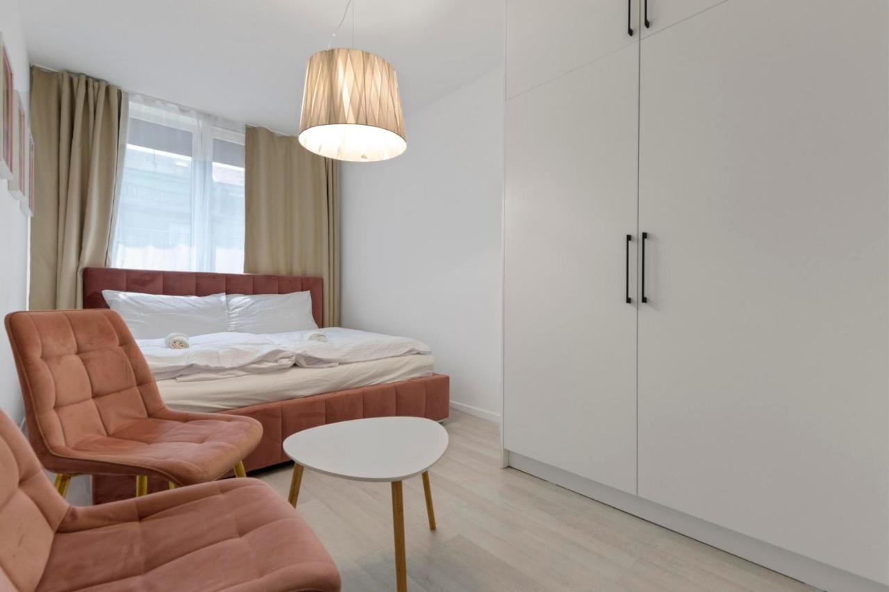 Ferienwohnung Lam Pink - Jacuzzi - Ac - Ps4 Pressburg Exterior foto